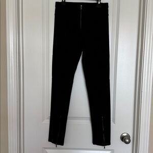 NWoT BCBGMaxAzria women’s black pants with zippers, size small.
